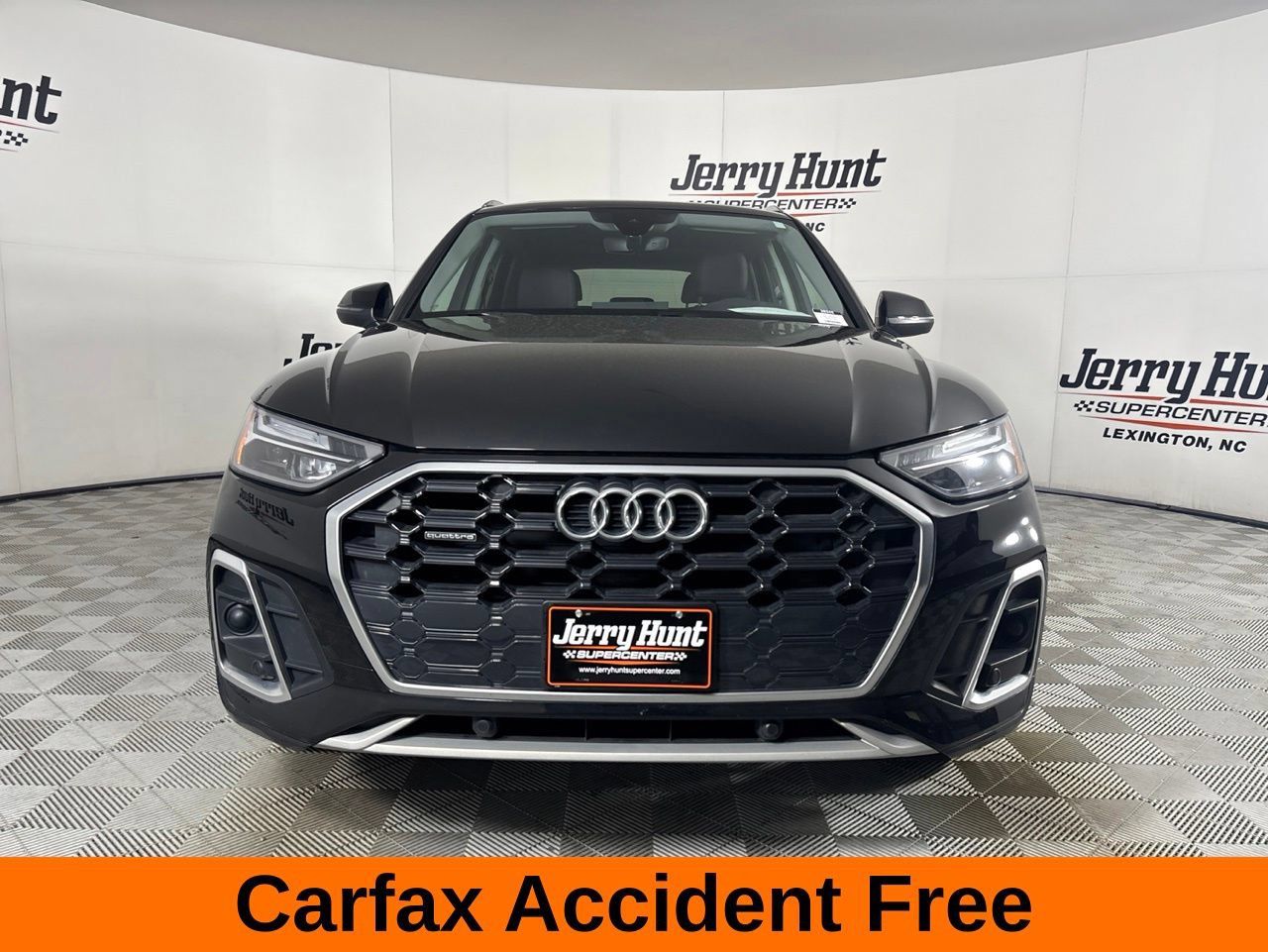 Used 2023 Audi Q5 2.0T Premium w/ Convenience Package AWD/4WD image 3