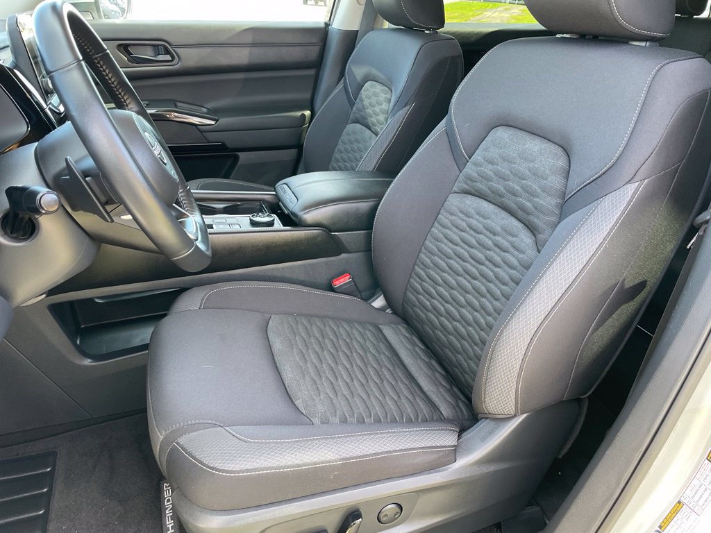 Certified 2024 Nissan Pathfinder SV w/ SV Premium Package AWD/4WD image 8
