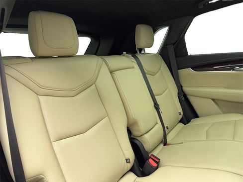 Used 2018 Cadillac XT5 Luxury w/ Driver Awareness Package image 39
