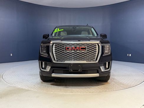 Used 2021 GMC Yukon Denali w/ Denali Premium Package image 6