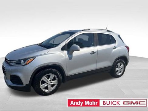 Used 2018 Chevrolet Trax LT w/ LT Convenience Package FWD image 5