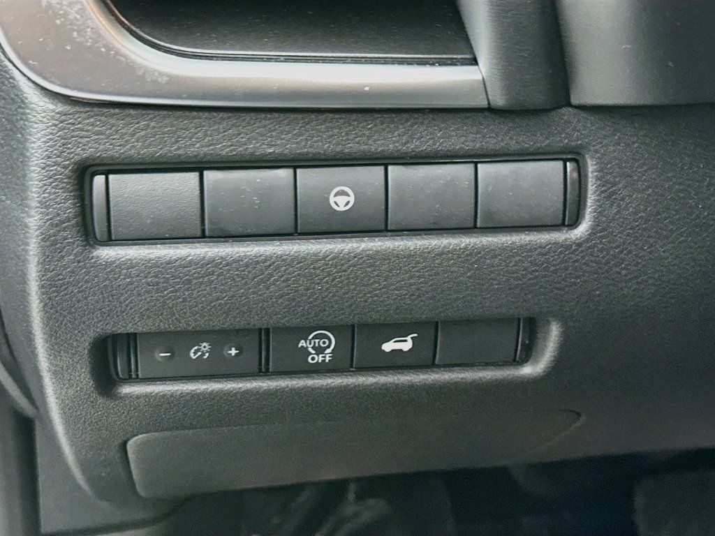 Certified 2026 Nissan Rogue SV AWD/4WD image 16