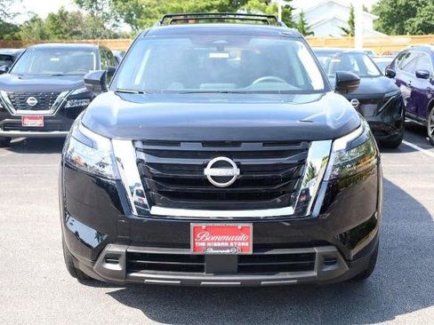 Certified 2025 Nissan Pathfinder SV w/ SV Premium Package FWD image 4