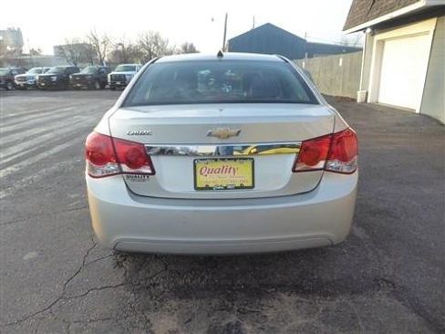 Used 2014 Chevrolet Cruze LS image 7