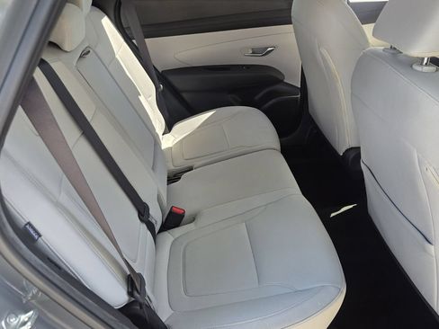 Used 2025 Hyundai Tucson SE FWD image 14