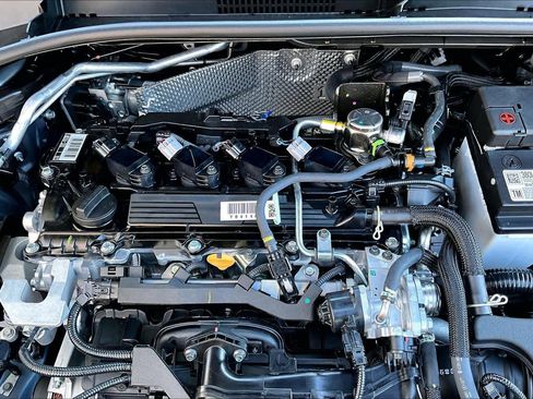 Certified 2025 Toyota Corolla Cross XLE image 33