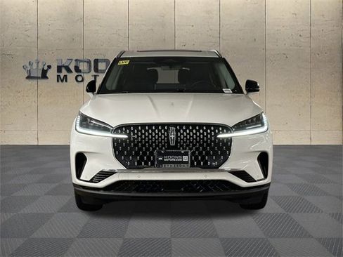 Used 2025 Lincoln Aviator AWD w/ Equipment Group 101A image 2