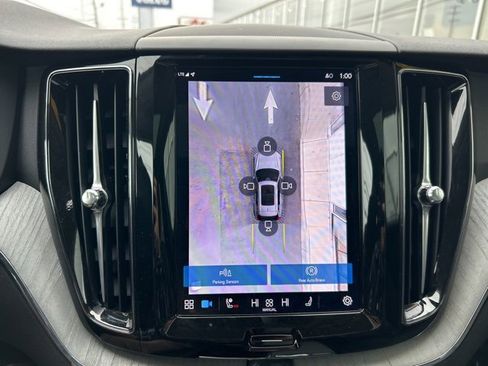 Certified 2025 Volvo XC60 B5 Plus image 24