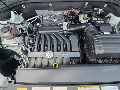 Used 2022 Volkswagen Atlas Cross Sport SEL Premium R-Line AWD/4WD image 26
