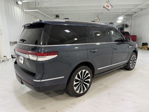 Used 2022 Lincoln Navigator Reserve image 5