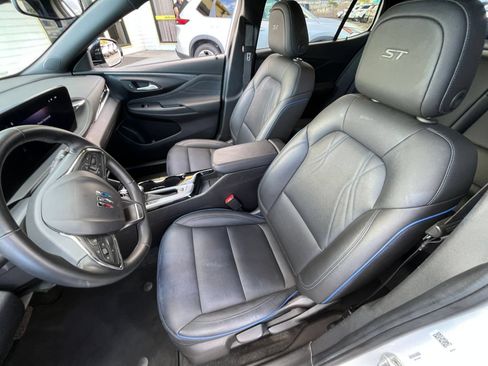 Used 2025 Buick Envista Sport Touring FWD image 27