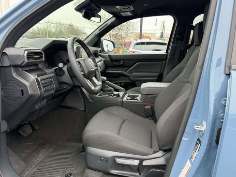 Used 2025 Toyota 4Runner SR5 image 18