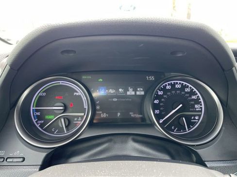 Used 2021 Toyota Camry XSE FWD image 11