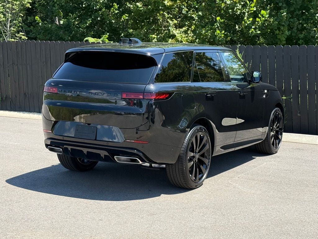 New 2026 Land Rover Range Rover Sport Dynamic SE AWD/4WD image 5