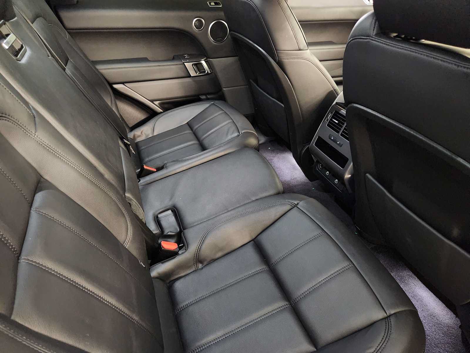 Used 2022 Land Rover Range Rover Sport SE AWD/4WD image 28