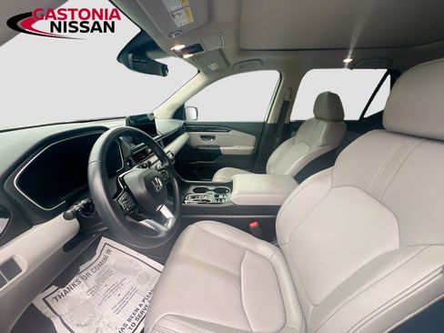 Used 2024 Honda Pilot Touring image 29
