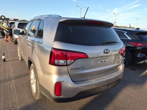 Used 2014 Kia Sorento EX w/ EX V6 Touring Package FWD image 2
