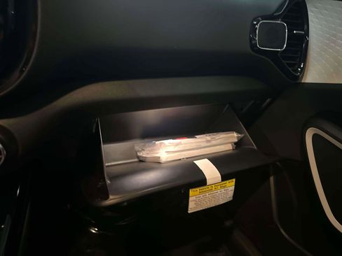 Used 2023 Kia Soul GT-Line image 32