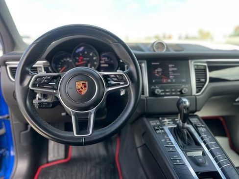 Used 2018 Porsche Macan AWD/4WD image 11