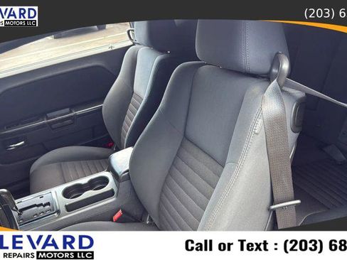 Used 2011 Dodge Challenger R/T w/ Electronics Convenience Group image 28