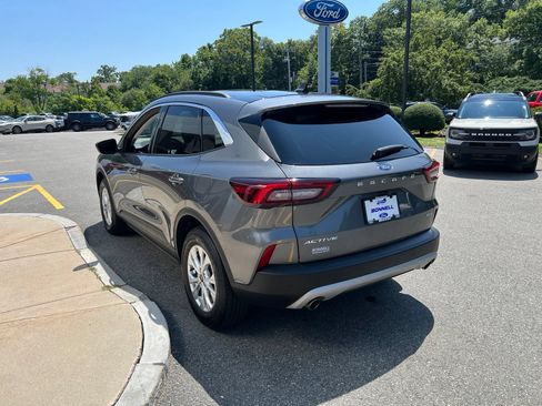 Used 2023 Ford Escape Active w/ Tech Pack #1 AWD/4WD image 5