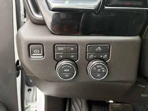 Used 2023 Chevrolet Silverado 1500 RST image 25