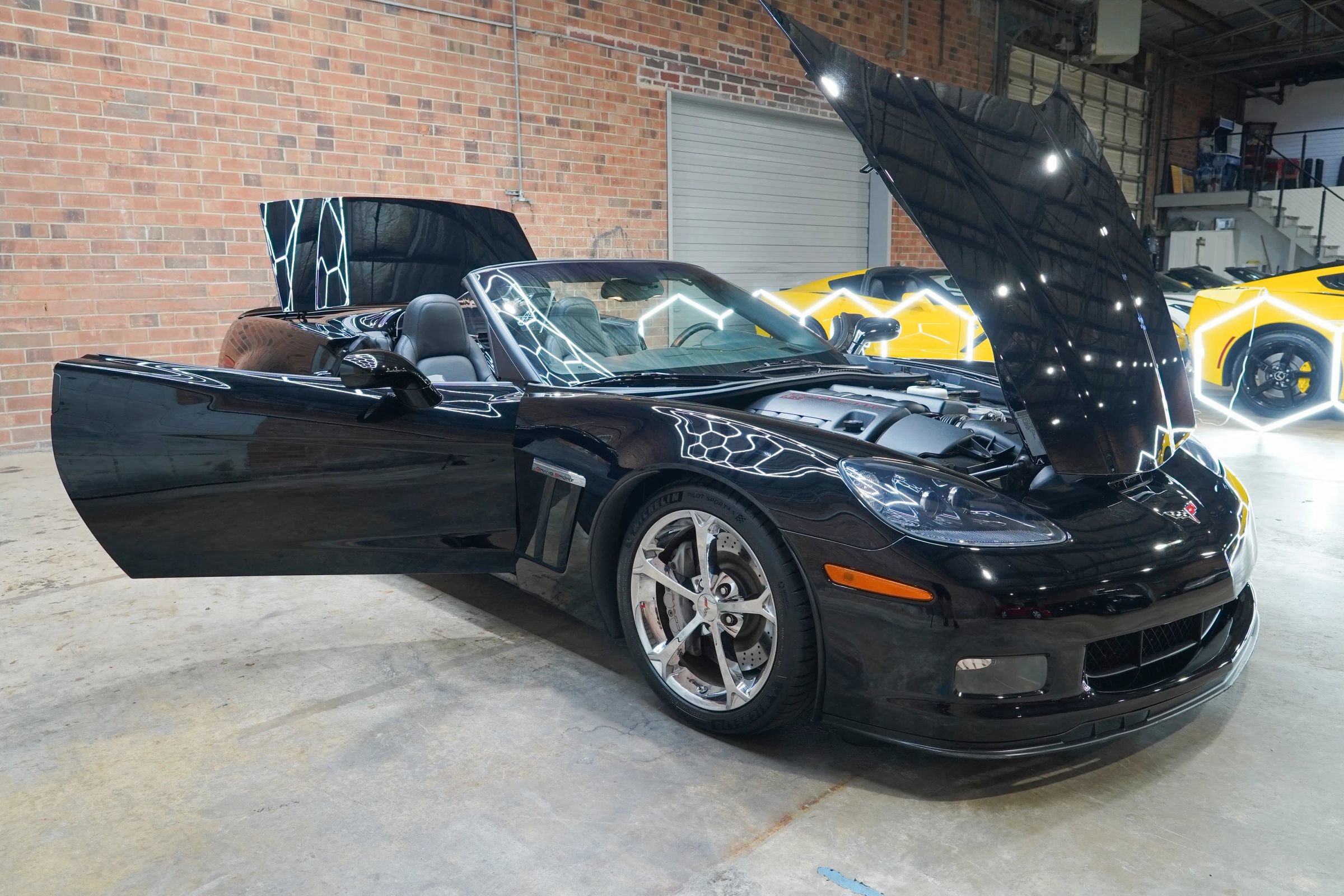 Used 2011 Chevrolet Corvette Grand Sport w/ Preferred Equipment Group RWD image 24