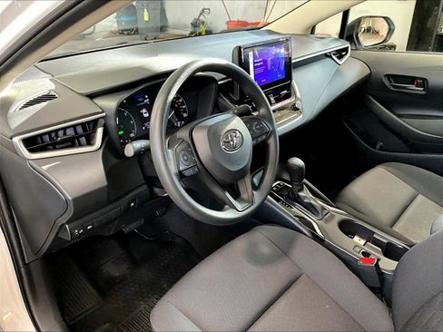 Used 2024 Toyota Corolla LE image 8