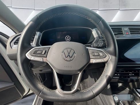 Used 2022 Volkswagen Tiguan SE image 11