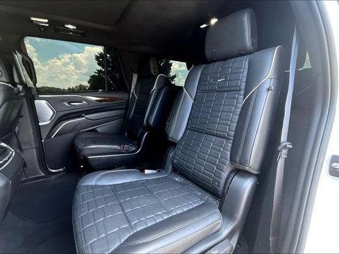 Used 2024 Cadillac Escalade Sport Platinum w/ LPO, ONYX Package AWD/4WD image 28