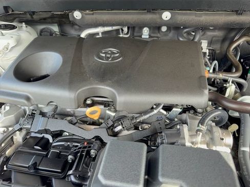 Used 2024 Toyota RAV4 Limited FWD image 34