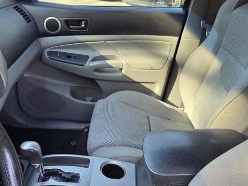 Used 2013 Toyota Tacoma PreRunner w/ TRD Sport Pkg image 16