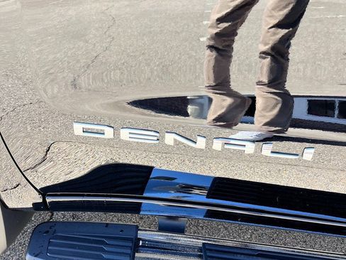 New 2025 GMC Sierra 1500 Denali w/ Technology Package image 9