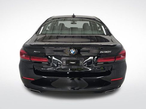 Used 2022 BMW 530i xDrive w/ Convenience Package image 3