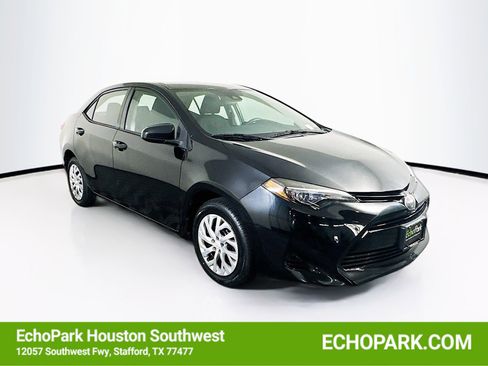 Used 2017 Toyota Corolla LE image 1