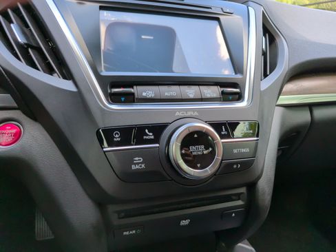 Used 2019 Acura MDX w/ Technology & Entertainment AWD/4WD image 19