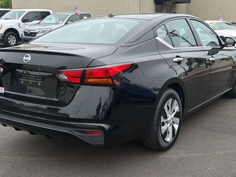 Used 2020 Nissan Altima 2.5 S FWD image 3