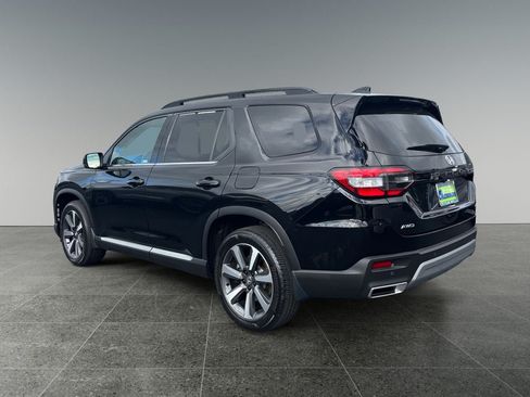 Used 2023 Honda Pilot Touring image 5