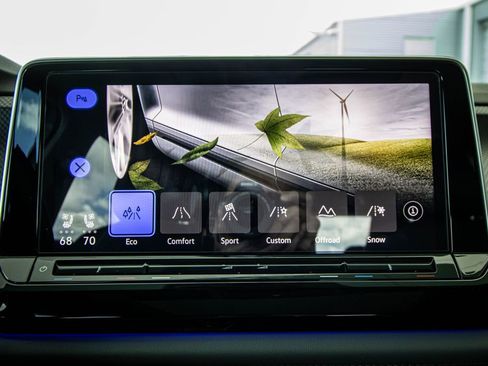 Used 2025 Volkswagen Atlas Peak Edition SE image 46