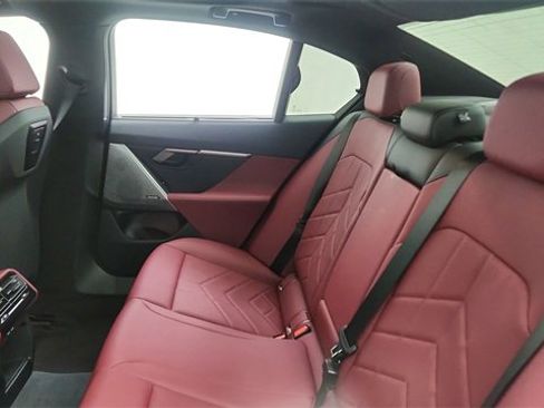 Used 2025 BMW 540i xDrive image 30