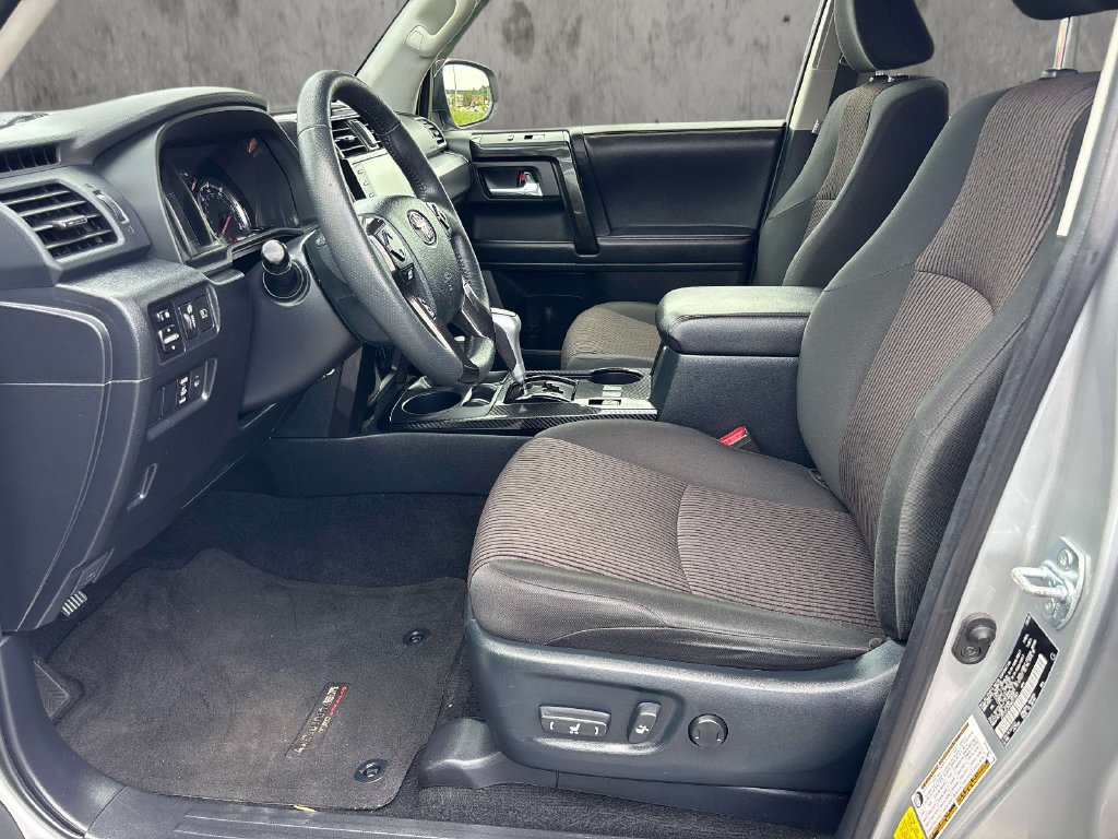 Used 2022 Toyota 4Runner TRD Off-Road AWD/4WD image 11