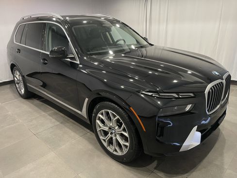 Certified 2024 BMW X7 xDrive40i w/ Premium Package image 3