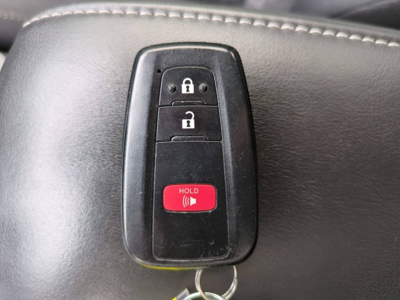 Used 2019 Toyota Corolla SE w/ Carpet Mat Package FWD image 27
