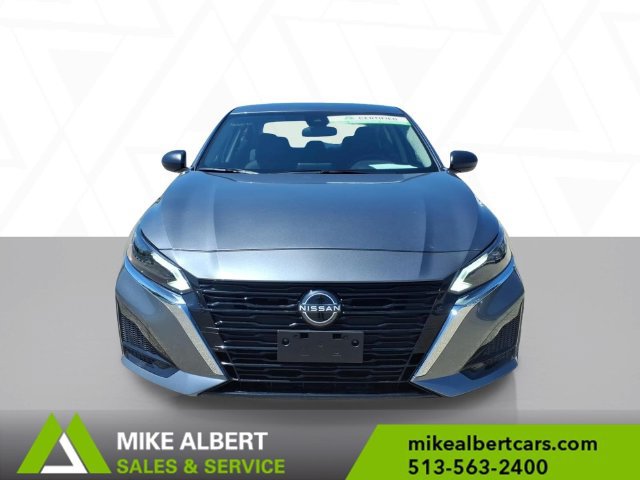 Used 2024 Nissan Altima 2.5 SV FWD image 2