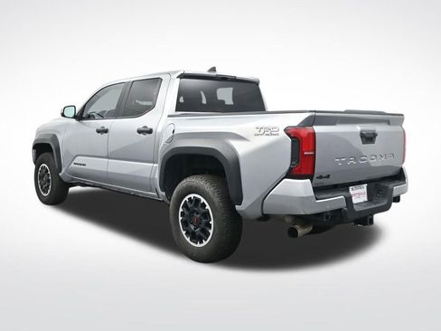 Used 2024 Toyota Tacoma TRD Off-Road image 9
