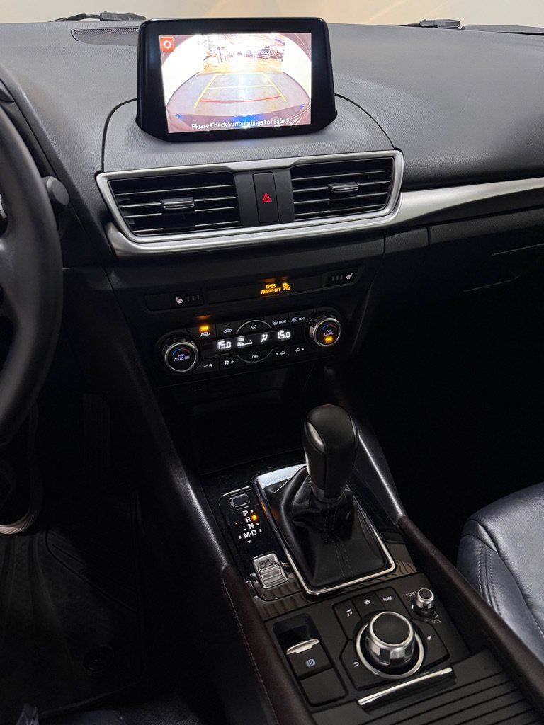 Used 2017 MAZDA MAZDA3 Touring FWD image 13