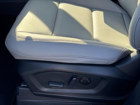 New 2026 Ford Explorer Active w/ Active Comfort Package image 13