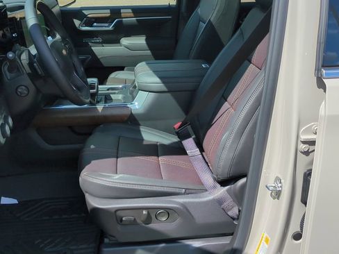 New 2026 Chevrolet Silverado 1500 High Country w/ Technology Package AWD/4WD image 12