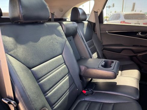 Used 2019 Kia Sorento SX FWD image 33