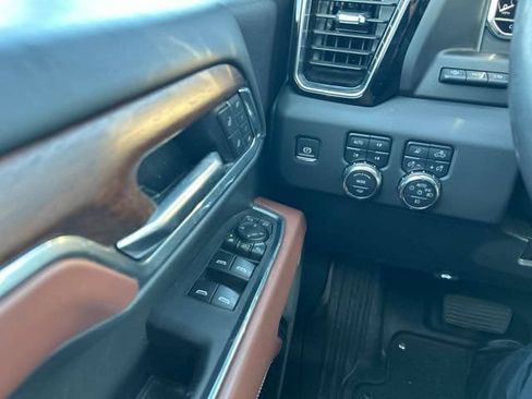 Used 2025 GMC Sierra 2500 Denali Ultimate AWD/4WD image 13